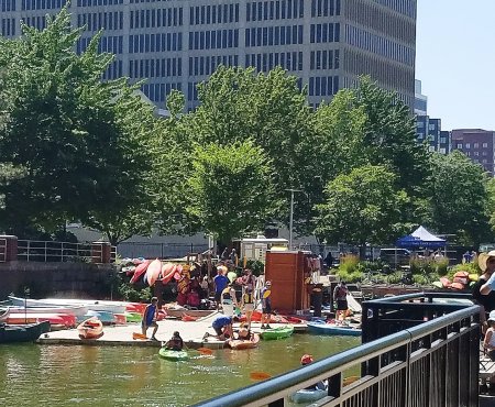 Charles River Canoe & Kayak